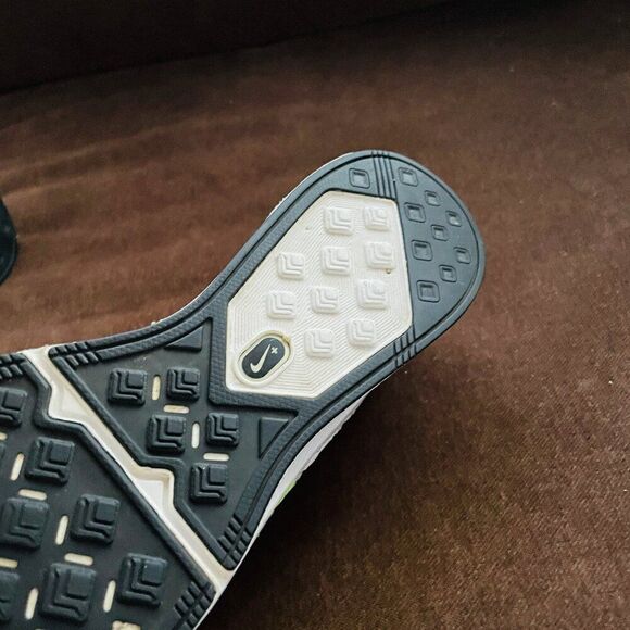 Nike Flyknit Trainer Running Shoes Mens Size 6.5 Womens 8 US 39 Volt White Gray - Picture 11 of 13